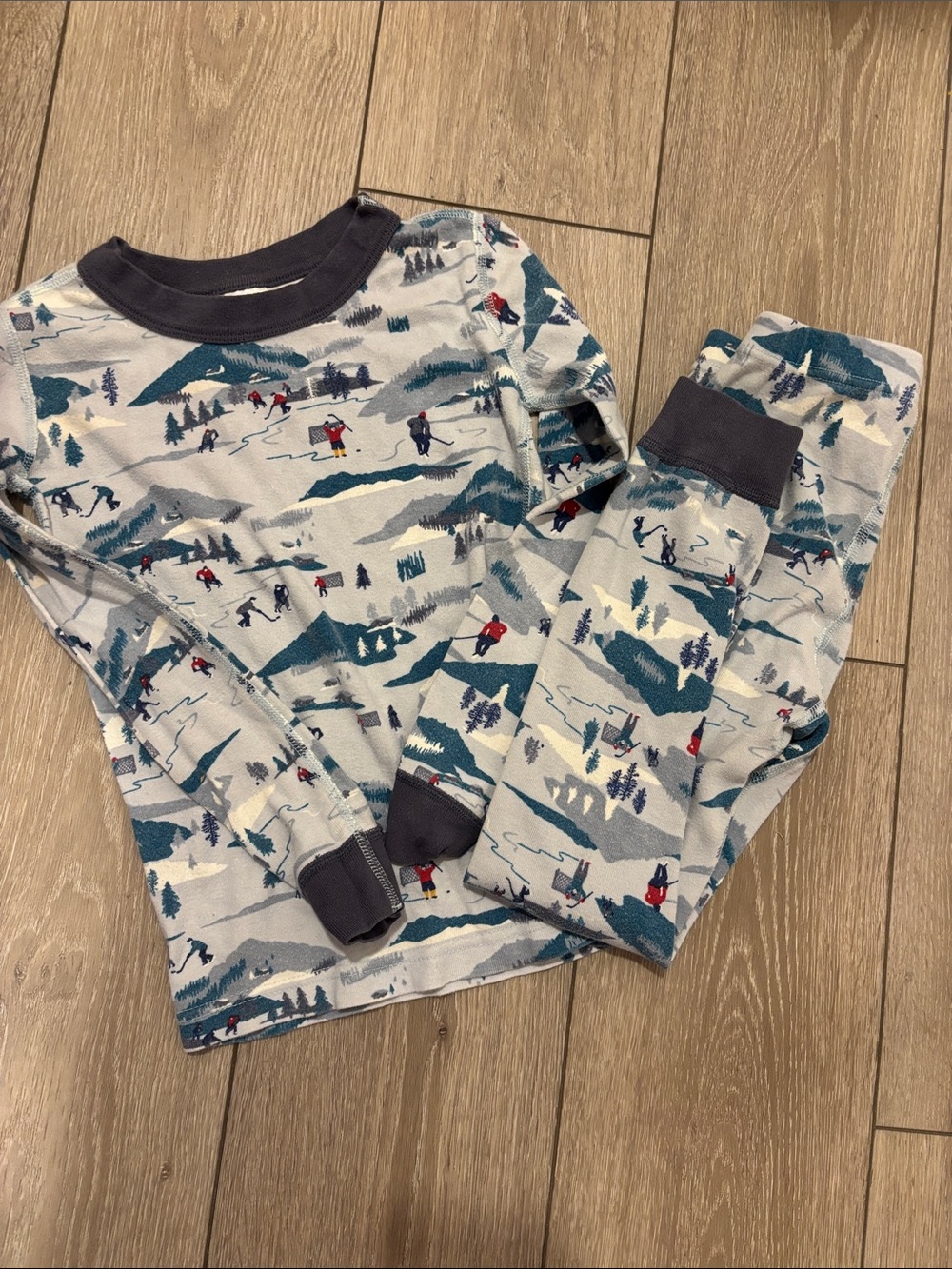Hanna Andersson winter hockey pajamas 6-7